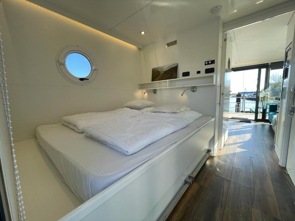 Hotel Houseboat Kamperland Exterior foto